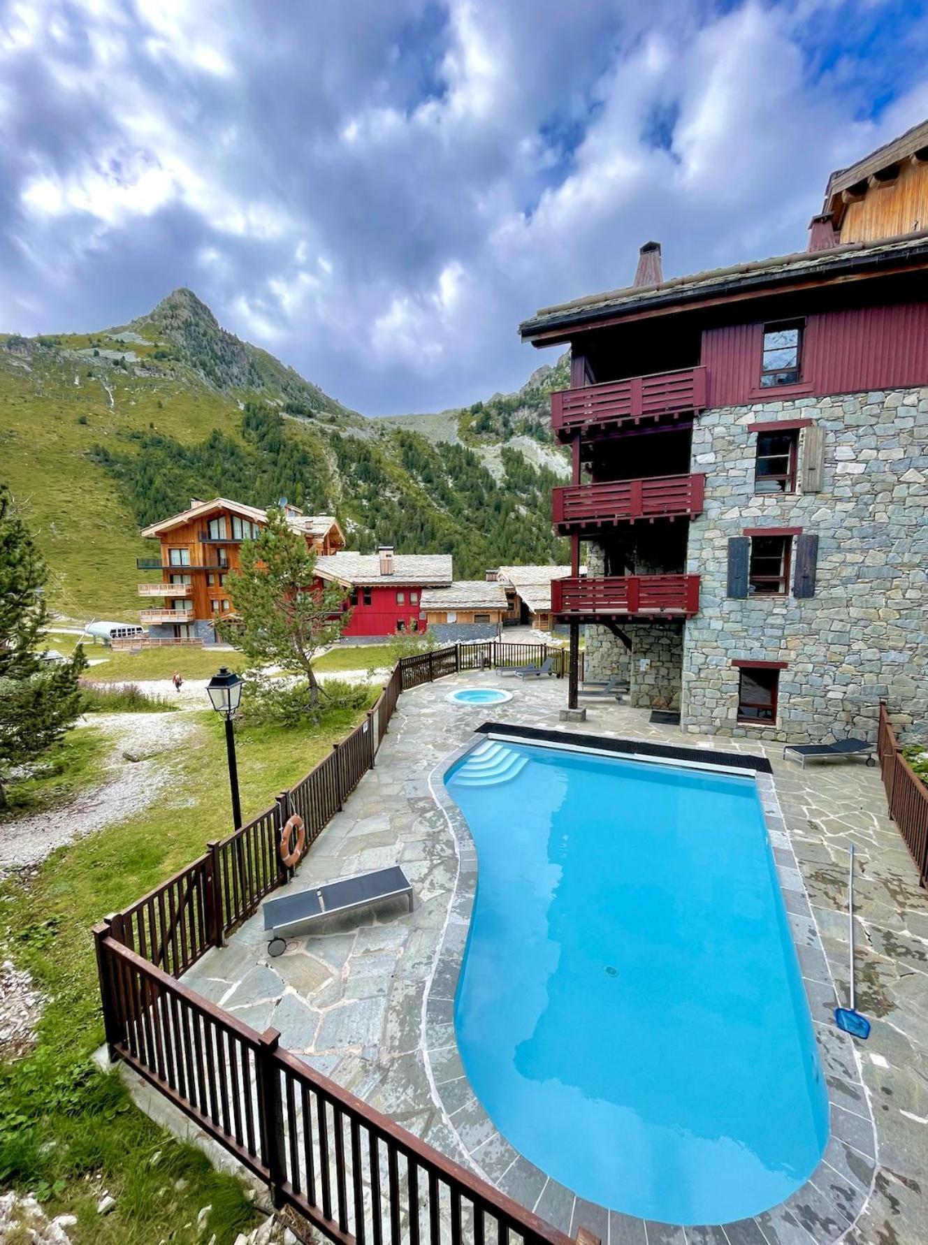 Arc 1950 - Appartement Moderne - Sauna Hammam Jacuzzi - 4 Personnes Les Arcs  Экстерьер фото
